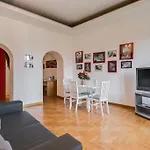 Lulu House